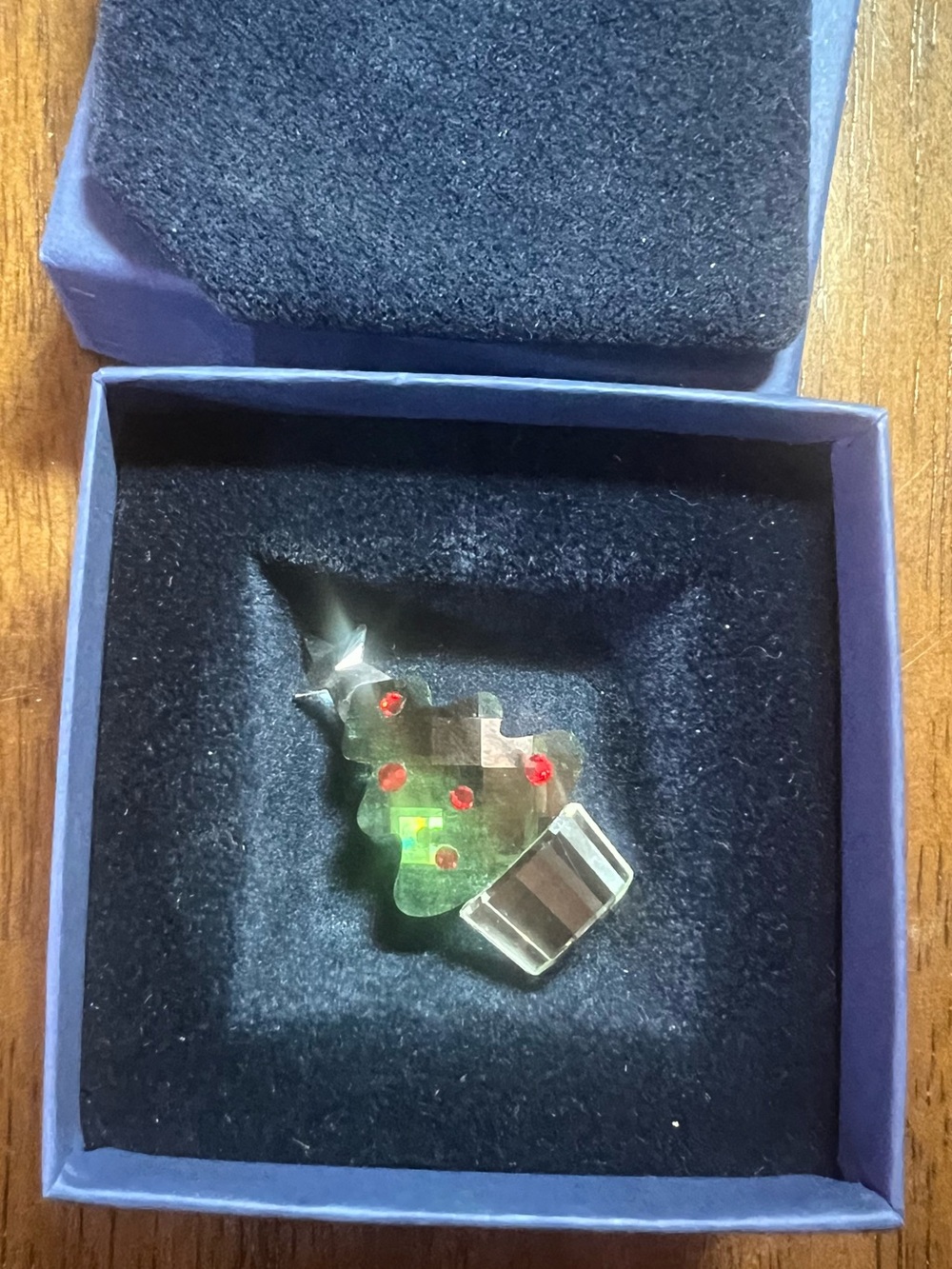 Swarovski Green Crystal Christmas Tree with Red Ornaments Miniature - Picture 10 of 12